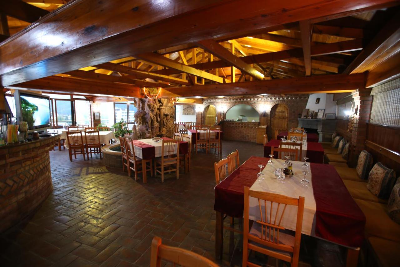 Hotel Pasarela 3*